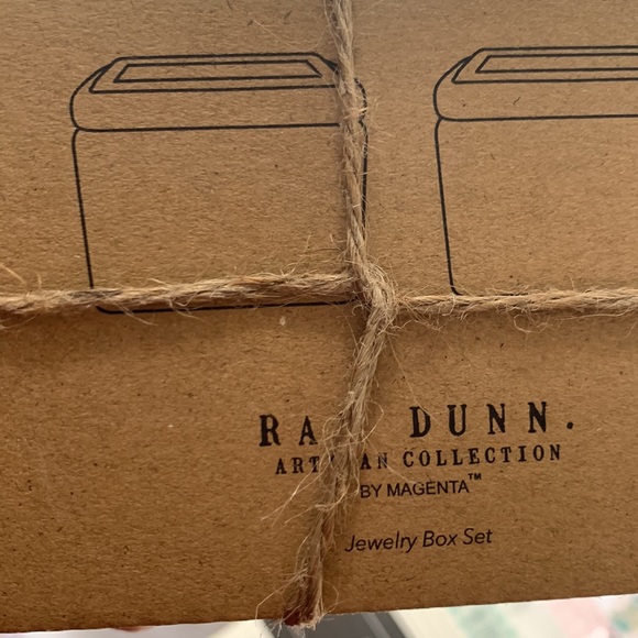 Sealed  - Set of TRINKETS TREASURES two jewelery boxs and RADIANT earring holder - Picture 5 of 5